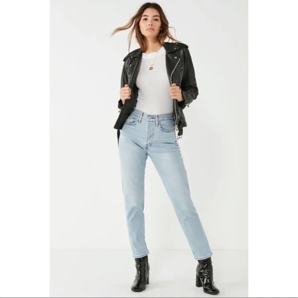 Levi's Premium Wedgie Icon Jeans in Bauhaus Blues in Size 28/29 NWT - Picture 2 of 8